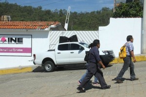 Para el desalojo solo acudi� un grupo de aproximadamente 20 personas y ocuparon un veh�culo para est