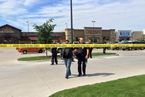 Tiroteo en Texas deja varios muertos y heridos: polica Los oficiales estaban en el lugar de los hechos y se pidi al pblico que evitara el rea