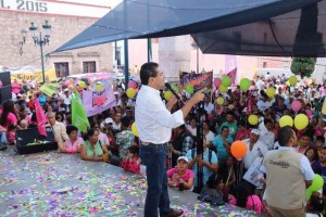 El candidato del PRD a Michoac�n estuvo en Huandacareo donde ofreci� reactivar el turismo