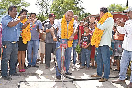 Se inform� que el candidato de la alianza PRI-PVEM a la alcald�a de Chilapa, Ulises Fabi�n Quiroz, j