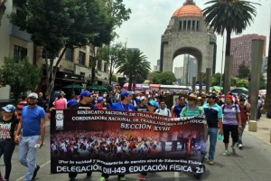 Maestros de la CNTE marchan del Monumento de la Revoluci�n a la Secretar�a de Gobernaci�n