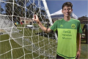 El jugador de los Tuzos est� dispuesto a emigrar.