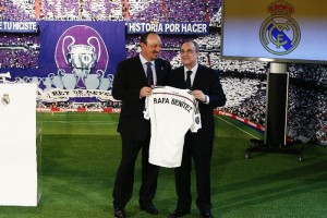 Rafa Ben�tez posa junto a Florentino P�rez 