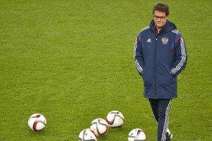 Capello se mantiene como tcnico de Rusia El tcnico italiano durante un entrenamiento con Rusia