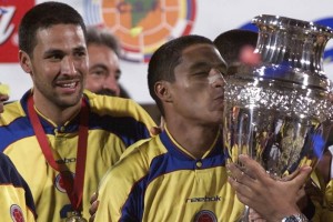 Iv�n C�rdoba celebra la obtenci�n del certamen de 2001