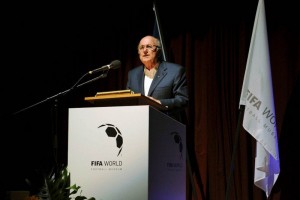 No renunci, slo puse mi mandato a disposicin: Blatter Tras su reeleccin, Blatter anunci sus intenciones de dejar la presidencia de la FIFA