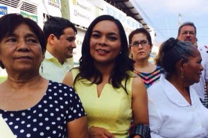 Entrevistada al hacer fila en la casilla para emitir su voto, Mojica descart� que la quema y robo de