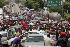 Siguen tomados los accesos a la refiner�a Antonio Doval� Jaime y la Planta de Almacenamiento y Repar