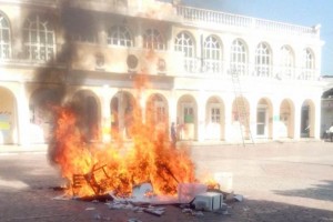 En Ocosingo se report� la quema de una casilla, que se ubica en el parque central