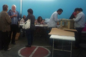 De entrada, el retraso se atribuy� a la impuntualidad de los funcionarios de casilla