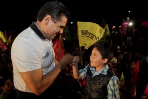 El candidato de la coalici�n formada por los partidos de la Revoluci�n Democr�tica (PRD), del Trabaj