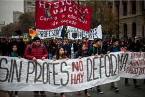 La marcha se enmarca en la primera jornada de un paro indefinido convocado por el Colegio de Profeso