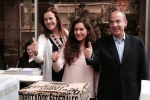 El ex presidente de la Rep�blica acudi� a votar en compa��a de su esposa Margarita Zavala, y su hija